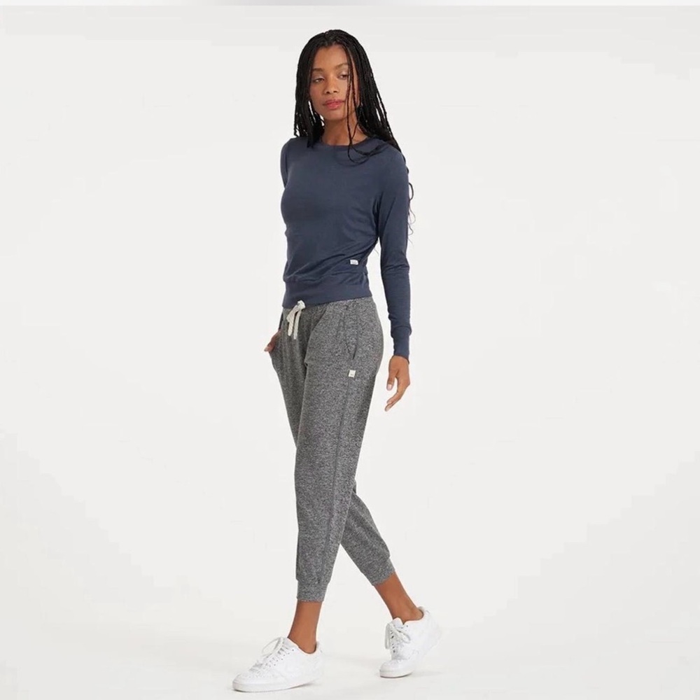 Vuori women’s performance joggers